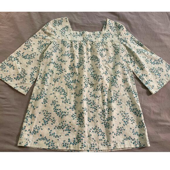 unknown Tops - White Cotton Top with floral pattern